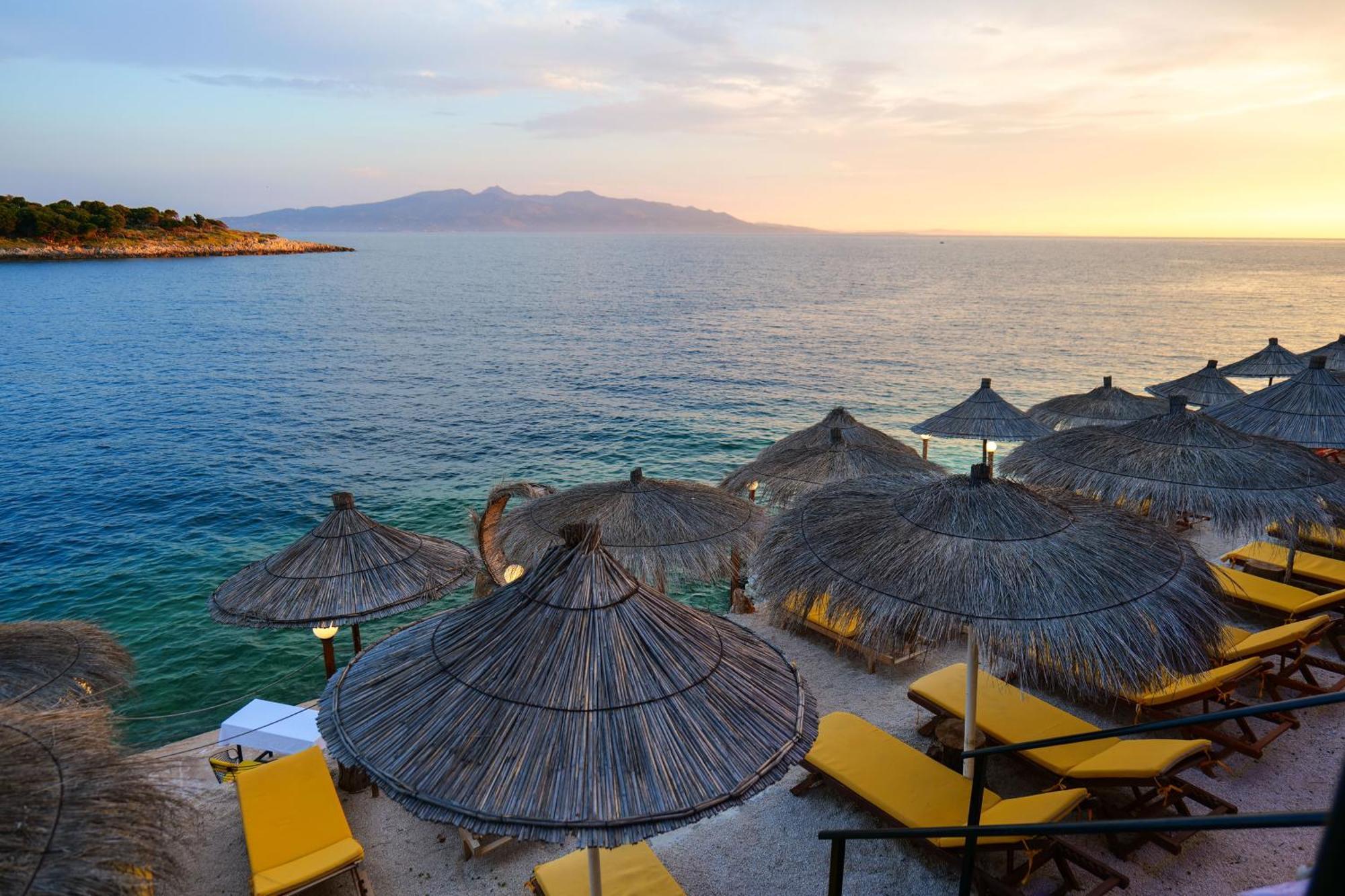 Nili Deluxe Hotel Sarande Exterior photo