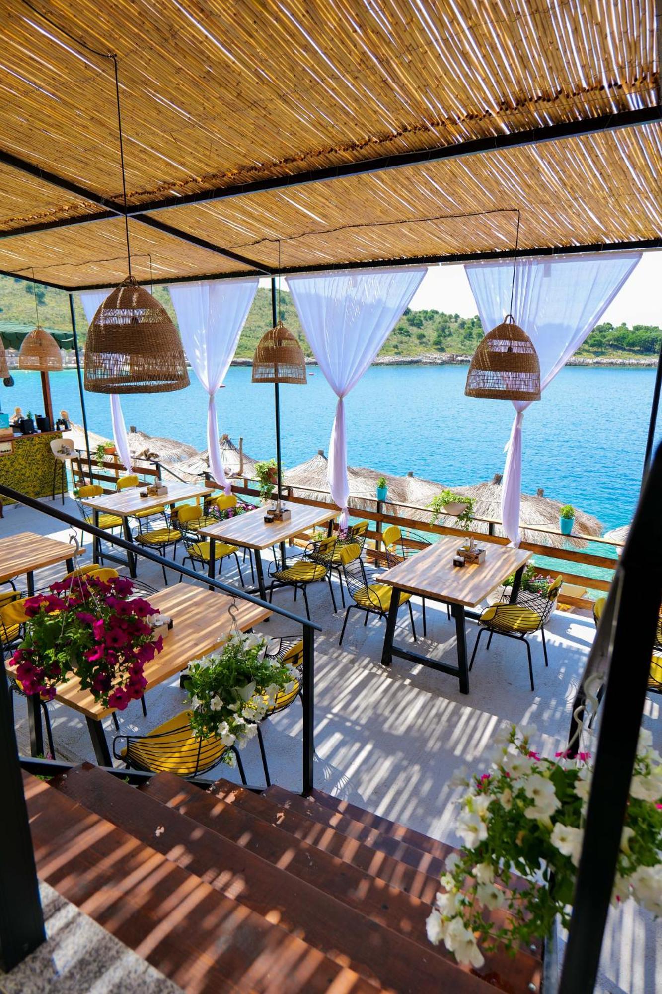 Nili Deluxe Hotel Sarande Exterior photo