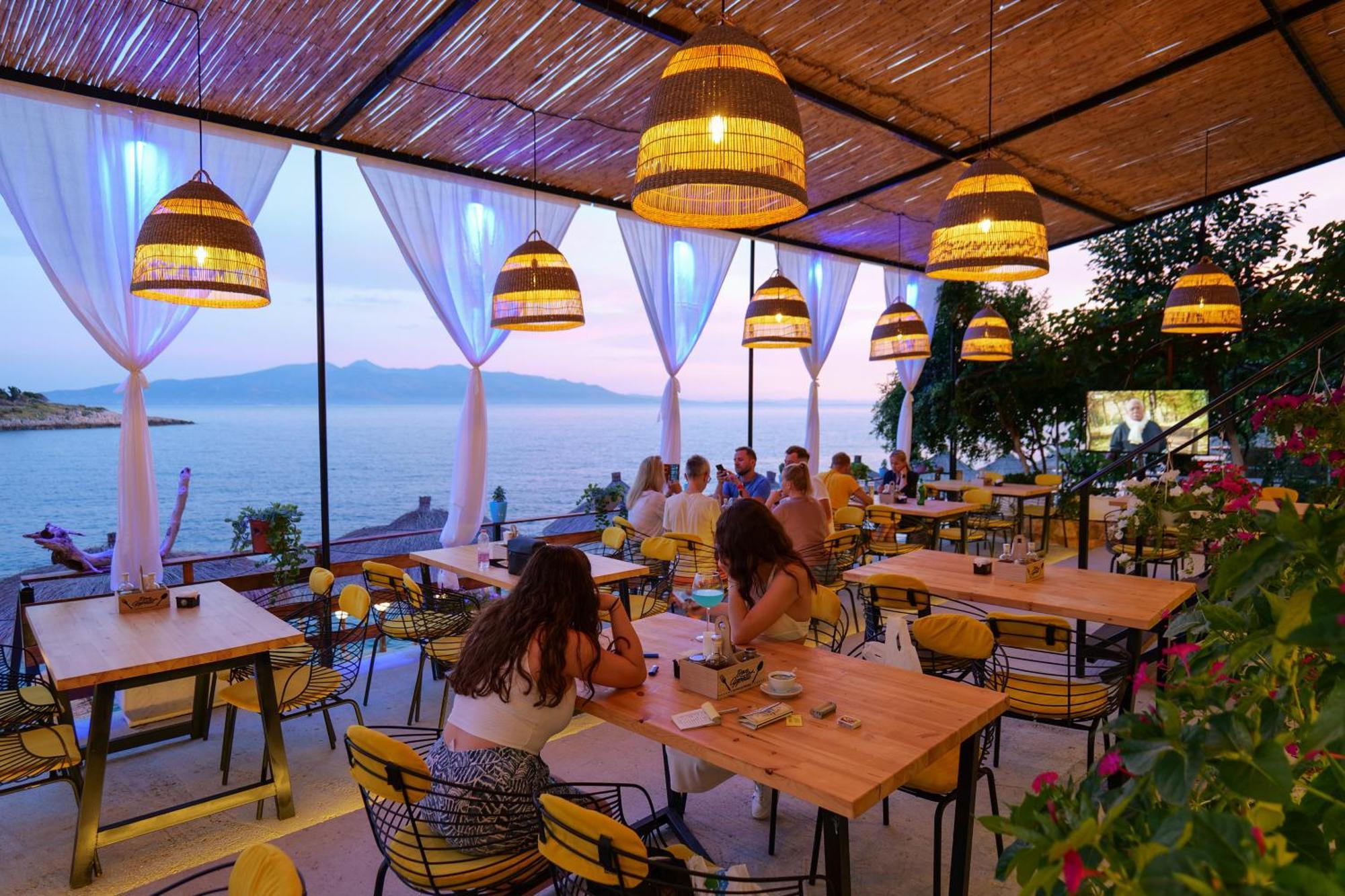 Nili Deluxe Hotel Sarande Exterior photo