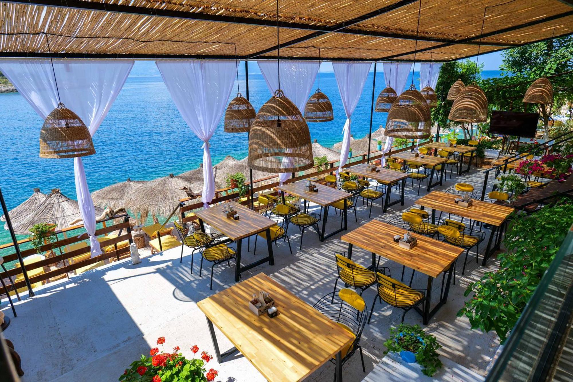 Nili Deluxe Hotel Sarande Exterior photo